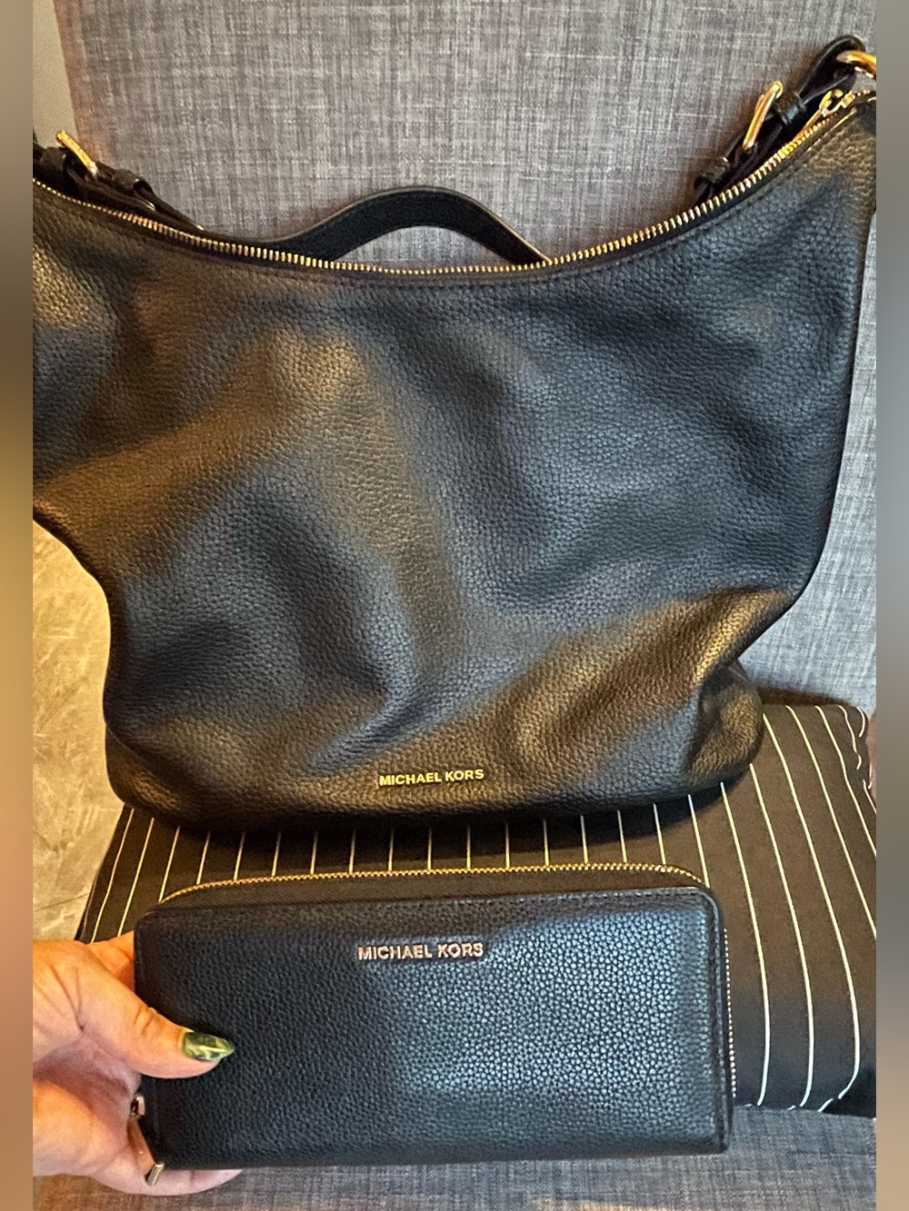 Michael Kors Black Leather Hobo Bag and Wallet - Picture 9 of 14